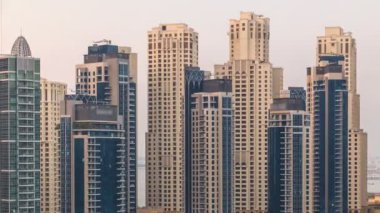 Dubai Yat Limanı havadan görünümü, gün batımı timelapse noktadan.