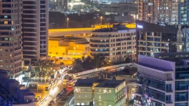 Havadan görünümden bir noktadan gece timelapse Dubai Marina.