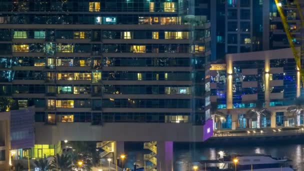 Widok z lotu ptaka z Dubai Marina z punktu widzenia noc timelapse. — Wideo stockowe