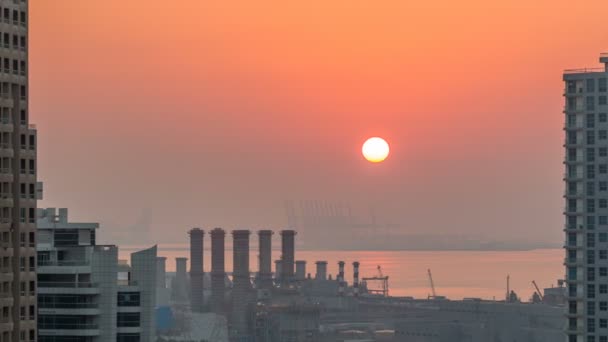 Vista aerea di Dubai Marina da un punto di vista al tramonto timelapse . — Video Stock