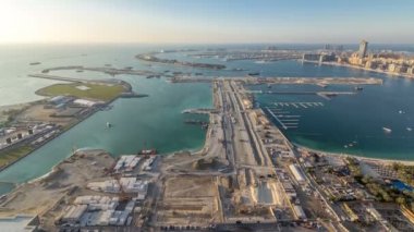 Palm Jumeirah Adası timelapse havadan görünümü.