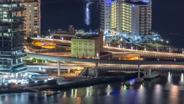 Luchtfoto van Palm Jumeirah Island nacht timelapse. — Stockvideo