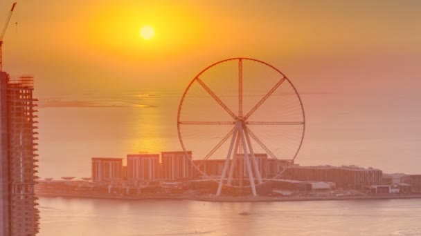 Ilha Bluewaters ao pôr-do-sol cronometragem aérea com roda gigante — Vídeo de Stock