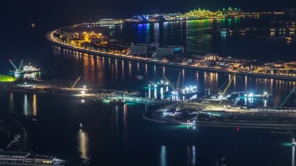 Letecký pohled na ostrov Palm Jumeirah noční timelapse. — Stock video
