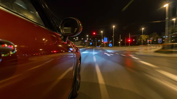 Auto Bewegt Sich Mit Hoher Geschwindigkeit Der Nacht Straßen Zeitraffer — Stockfoto