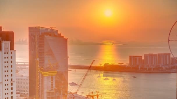 JBR e ilha de Bluewaters ao pôr-do-sol — Vídeo de Stock