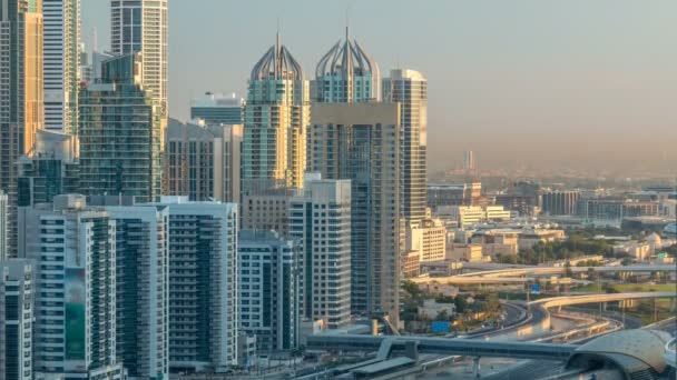 Dubai Marina gratte-ciel vue aérienne au lever du soleil depuis JLT à Dubai timelapse, EAU . — Video