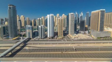 Dubai Yat Limanı gökdelenler Jlt Dubai timelapse, BAE, gün boyunca'deki hava üstten görünüm.
