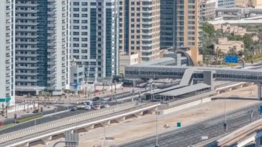 Hava Dubai tramvay görünümünde Dubai marina timelapse.