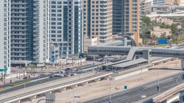 Hava Dubai tramvay görünümünde Dubai marina timelapse. — Stok video