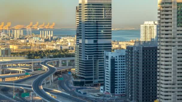 Dubai Marina rascacielos vista aérea al amanecer desde JLT en Dubai timelapse, Emiratos Árabes Unidos . — Vídeo de stock