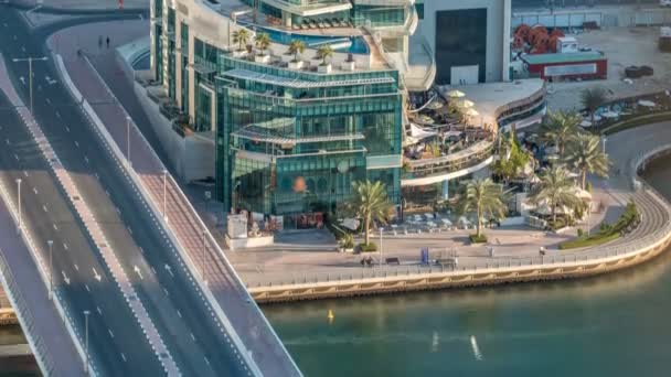 Luksusowy Dubai Marina promenade timelapse, Dubai, Zjednoczone Emiraty Arabskie — Wideo stockowe