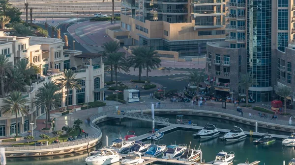 Lyxiga Dubai Marina Kanalen Med Passerande Båtar Och Strandpromenad Med — Stockfoto