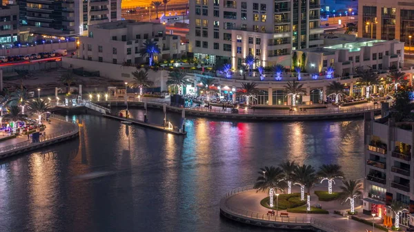 Luxus Dubai Marina Csatorna Áthaladó Hajók Sétány Pálmák Nap Éjjel — Stock Fotó