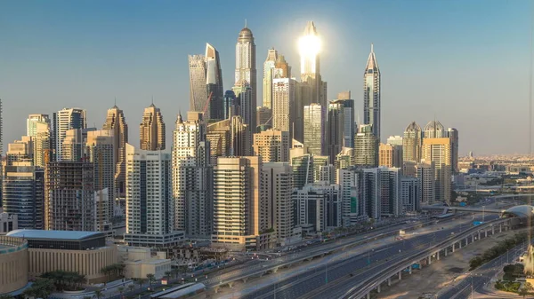 Dubai Marina Torn Solnedgången Antenn Timelapse Förenade Arabemiraten Solen Reflekteras — Stockfoto