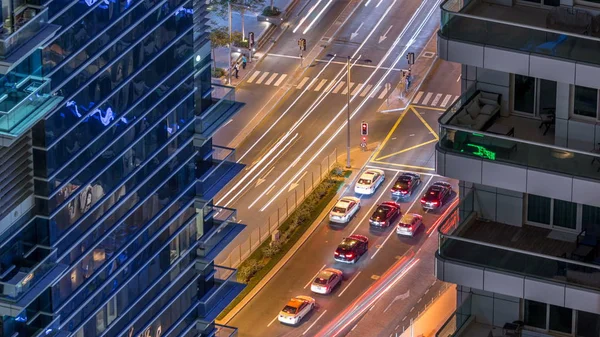 Luftaufnahme Einer Straßenkreuzung Einer Großstadt Zwischen Zwei Wolkenkratzern Zeitraffer Städtische — Stockfoto