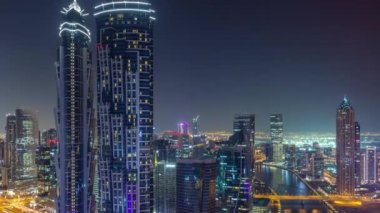 Günbatımı hava timelapse sırasında JBR ve Dubai marina