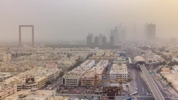 Paysage urbain de Dubaï pendant la tempête de sable timelapse — Video