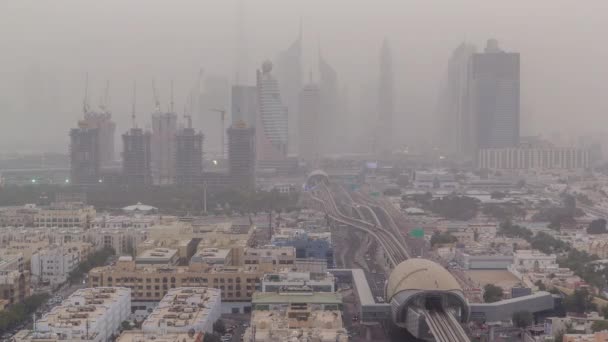 Dubai Cityscape tijdens zandstorm dag tot nacht timelapse — Stockvideo