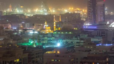 Dubai, Birleşik Arap Emirlikleri kum fırtına timelapse sırasında gece aydınlatılmış Port Rashid üzerinde havadan görünümü