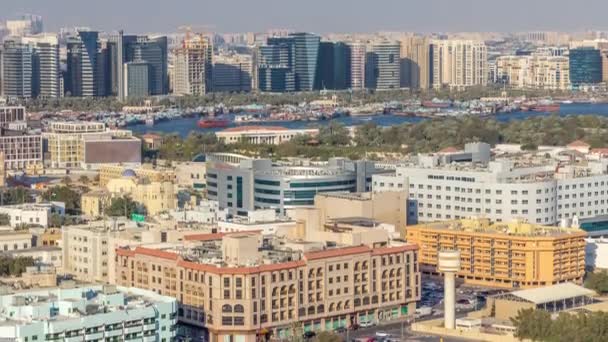 Tipik binalar zaman atlamalı mahalle Deira havadan görünümü, Dubai, Birleşik Arap Emirlikleri — Stok video