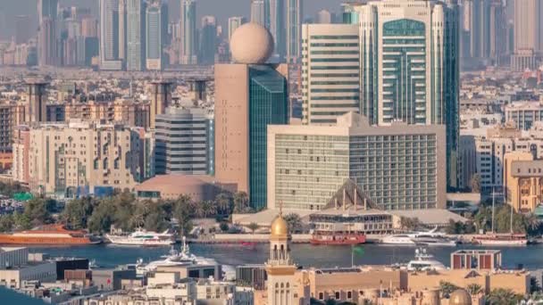Εναέρια θέα της γειτονιάς Deira με τυπικά κτήρια, Ντουμπάι, Ηνωμένα Αραβικά Εμιράτα — Αρχείο Βίντεο