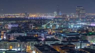 Tipik binalar gece timelapse ile mahalle Deira havadan görünümü, Dubai, Birleşik Arap Emirlikleri