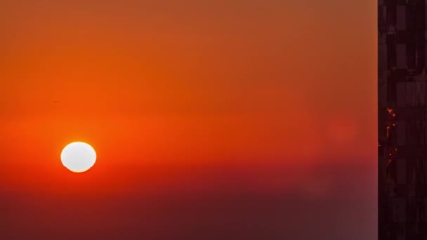 Sunrise close up vista sobre Dubai skyline na parte da manhã, vista aérea superior do centro da cidade timelapse . — Vídeo de Stock