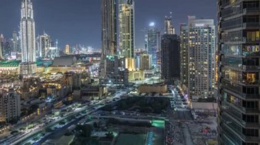 Modern mimarisi gece timelapse ile Dubai şehir ve Business bay güzel silueti.