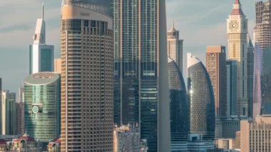 Dubai şehir merkezi timelapse mimarisi ile havadan günbatımı şehir manzarası, Birleşik Arap Emirlikleri.