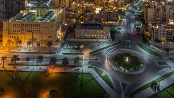 Luftaufnahme eines Kreisverkehrs Kreisstraße in Dubai Innenstadt von oben Zeitraffer Nacht. dubai, vereinigte arabische emirate. — Stockvideo
