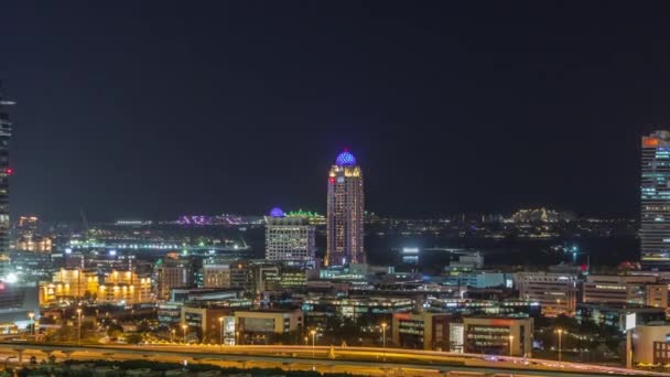 Dubai media city grattacieli e campo da golf notte timelapse, Dubai, Emirati Arabi Uniti — Video Stock