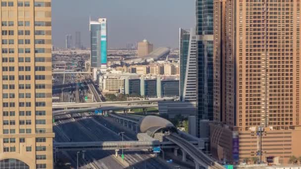 Skyline Internet City met kruising Sheikh Zayed Road Aerial timelapse — Stockvideo