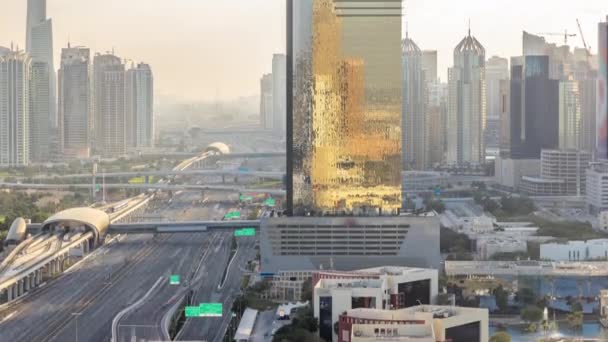 Dubai Marina e JLT durante o pôr do sol ar timelapse vista superior de arranha-céus em Dubai, Emirados Árabes Unidos . — Vídeo de Stock