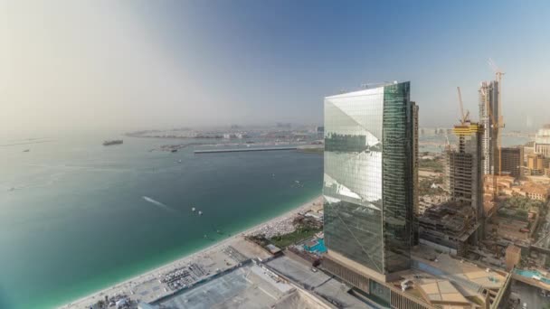 Moderne wolkenkrabbers in Jumeirah Beach Residence in Dubai, Jbr luchtfoto timelapse — Stockvideo