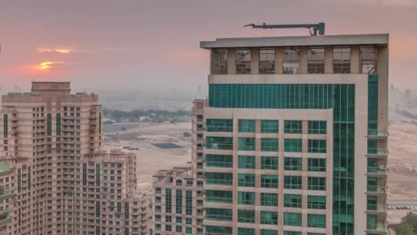 Napfelkeltét tornyokat a Zöldek kerületi légi kilátás felülről TimeLapse. — Stock videók