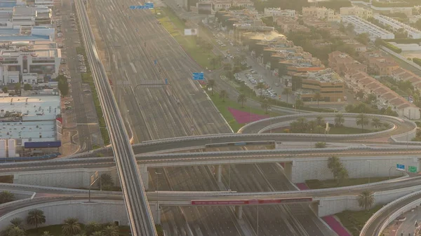Sheikh Zayed Road med korsningen Aerial Timelapse, Dubai, Förenade Arabemiraten. — Stockfoto