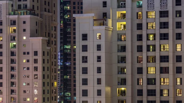 Jbr bei Nacht Zeitraffer mit Wohnhochhäusern in Dubai, Vereinigte Arabische Emirate — Stockfoto