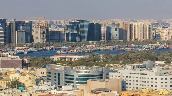 Vista aérea del barrio Deira con edificios típicos timelapse, Dubai, Emiratos Árabes Unidos — Foto de Stock