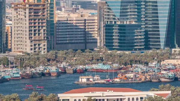 Vista aérea del barrio Deira con edificios típicos timelapse, Dubai, Emiratos Árabes Unidos — Foto de Stock