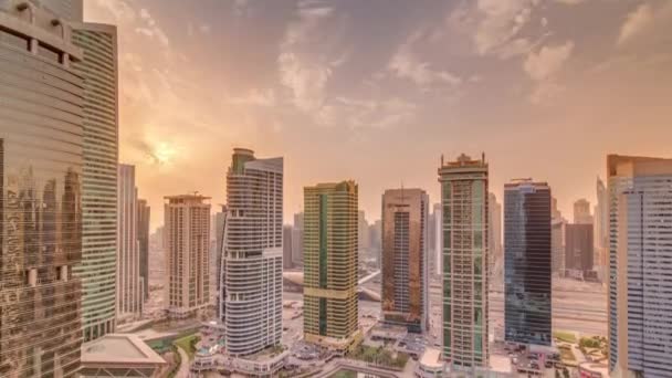 Bostads-och kontorsbyggnader i Jumeirah Lake Towers-distriktet Timelapse i Dubai — Stockvideo