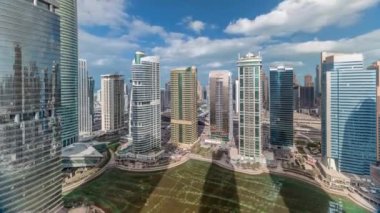 Dubai'de Jumeirah göl kuleleri ilçe timelapse konut daire ve ofisler