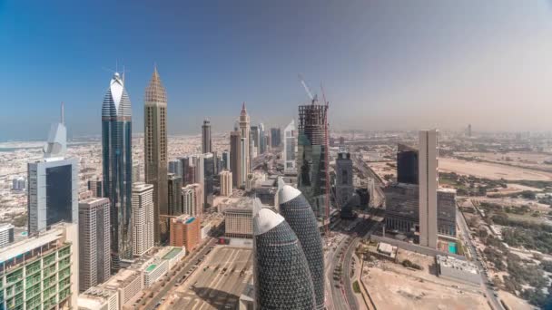 Skyline utsikt över byggnaderna i Sheikh Zayed Road och DIFC Aerial Timelapse i Dubai, UAE. — Stockvideo