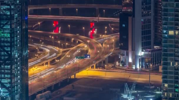 Dubai Downtown Street med upptagen trafik och skyskrapor runt Timelapse. — Stockvideo