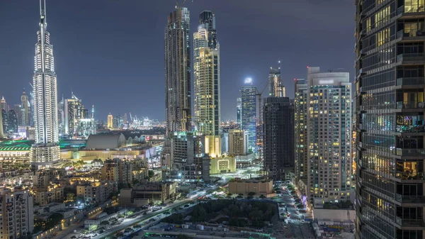 Esboço bonito de Dubai centro da cidade e baía de negócios com arquitetura moderna noite timelapse . — Fotografia de Stock