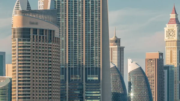 Cidade do pôr-do-sol aérea com arquitetura do centro de Dubai timelapse, Emirados Árabes Unidos . — Fotografia de Stock