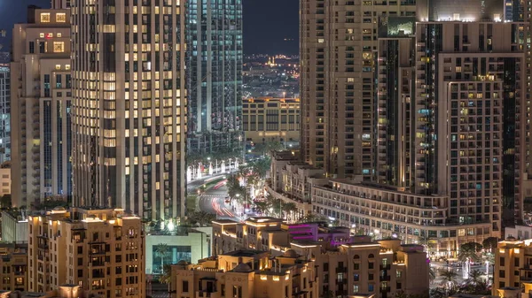 Metszéspont forgalom éjszaka TimeLapse a Mohammed Bin Rashid Boulevard — Stock Fotó