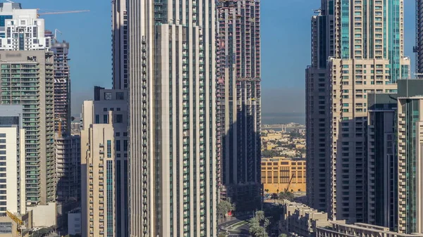 Modern mimariye sahip Dubai şehir merkezinin ve Business koyu'nun güzel silueti. — Stok fotoğraf