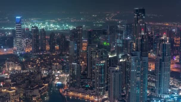 Niesamowity widok z lotu ptaka Dubai Downtown wieżowce Night timelapse, Dubaj, Zjednoczone Emiraty Arabskie — Wideo stockowe