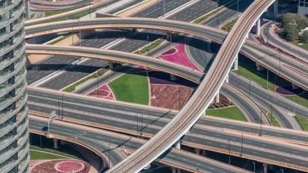 Luchtfoto van het knooppunt van de snelweg in Dubai Downtown timelapse. — Stockvideo